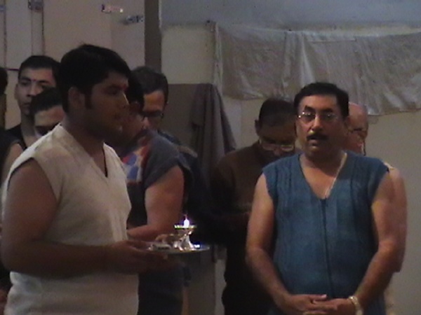 Ish performing Aarti